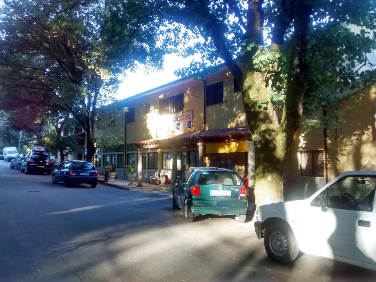 Café Restaurante Parque com água